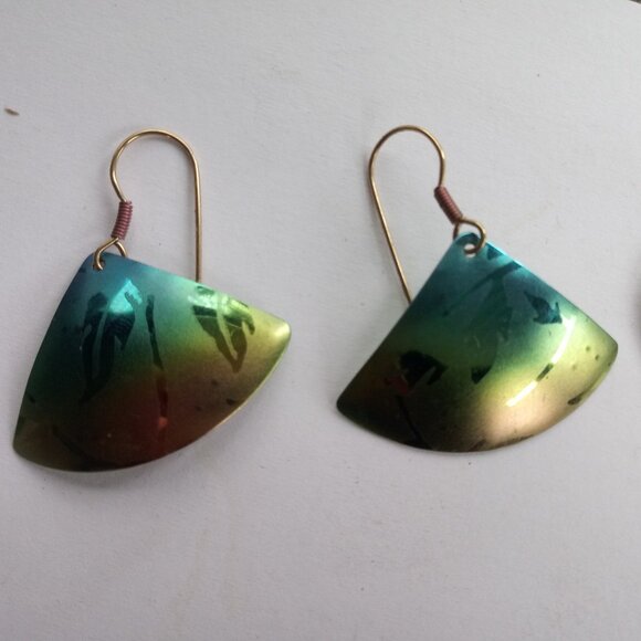 Holly Yashi earrings signed - Picture 5 of 5